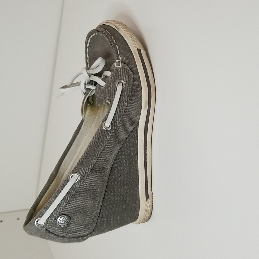 Rock & Candy Gray Wedges - Picture 3 of 10